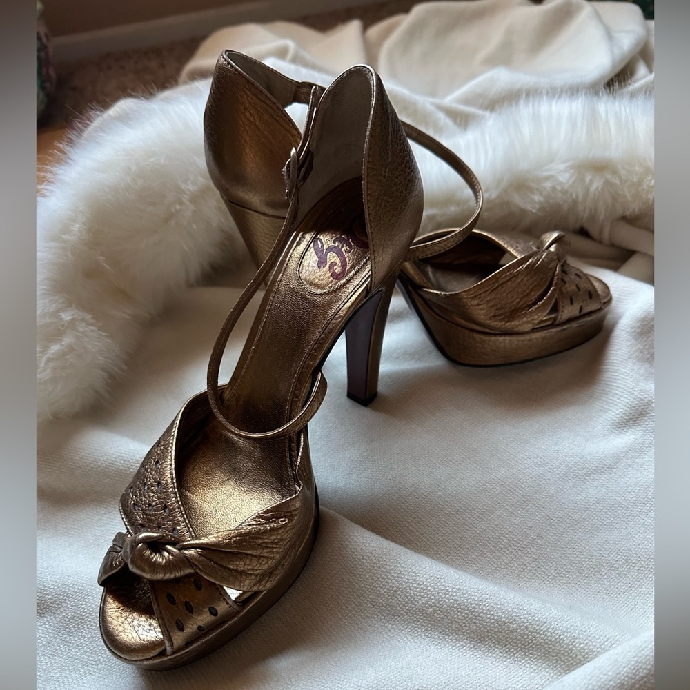 Gorgeous vintage Dolce and Gabbana bronze platform open toe diagonal strap heels